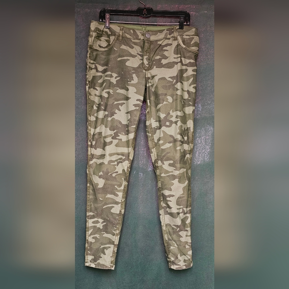 Camouflage Print Pants